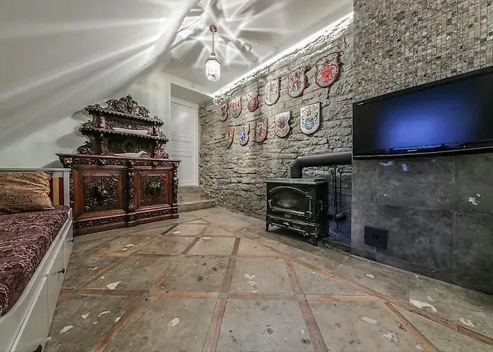 Luxury Medieval 2 Storey With Antique Furniture In Old Town Διαμέρισμα