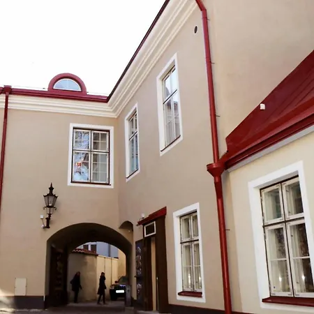 شقة Luxury Medieval 2 Storey With Antique Furniture In Old Town